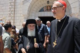 Des hauts dignitaires chrétiens à Gaza après des tirs israéliens meurtriers sur une église