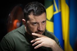 Zelensky appelle à contrer toute «tromperie» russe