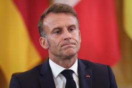 Conseil des ministres: Macron retrouve un gouvernement sur le fil du rasoir