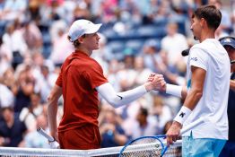 US Open: Sinner impérial, Swiatek surmonte un premier test
