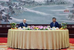 Poutine à Xi: les relations russo-chinoises sont à un "niveau sans précédent"