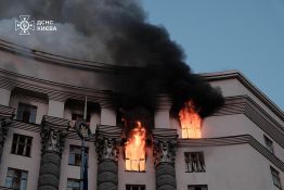 Ukraine: le siège du gouvernement endommagé après une attaque aérienne russe record
