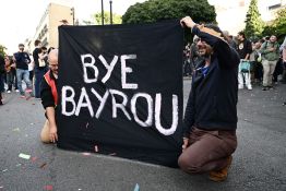 Bayrou a remis sa démission, Macron veut nommer très vite son successseur