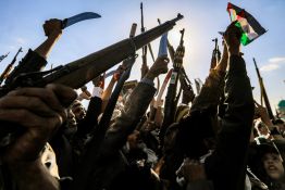 Yémen: les Houthis font état d'une quarantaine de frappes saoudiennes