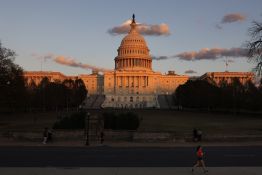 Washington franchit une étape clé vers la fin des sanctions américaines contre la Syrie