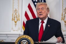 Après la mort d'une soldate, Trump promet une suspension totale de l'immigration du «tiers-monde»