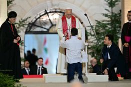 Beyrouth se prépare à une messe papale historique