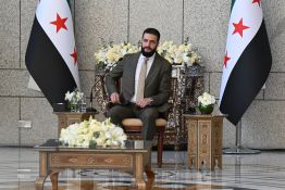 Le président Chareh dit que l'insistance d'Israël à démilitariser le sud de la Syrie la met en danger