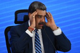 Maduro élude l’attaque américaine présumée et se dit prêt à négocier