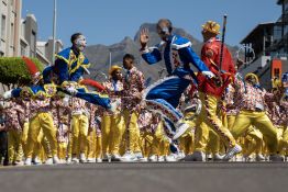 Afrique du Sud: des dizaines de milliers de personnes réunies pour le carnaval du Nouvel An du Cap