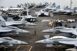 Un porte-avions américain entre en Méditerranée, sur fond de menace de frappes en Iran