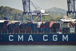 CMA CGM confirme qu'un de ses porte-conteneurs a été touché dans le détroit d'Ormuz