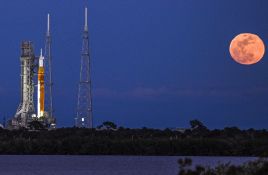 SpaceX change de cap et mise désormais sur la Lune avant Mars