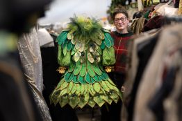Des robes d’opéra aux créations fantaisistes: une vente exceptionnelle au Grand-Théâtre de Genève