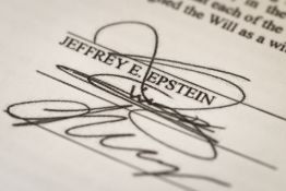 La succession d'Epstein propose entre 25 et 35 millions de dollars à des victimes
