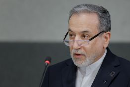 Arrivée au Pakistan de la délégation iranienne menée par le président du Parlement