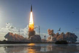 Quatre astronautes sont partis vers la Lune pour la première fois depuis un demi-siècle