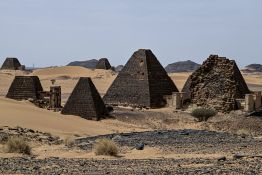 Soudan: les pyramides de Méroé menacées