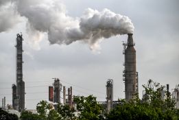 Iran: Washington évoque un long blocus, le pétrole à 125 dollars