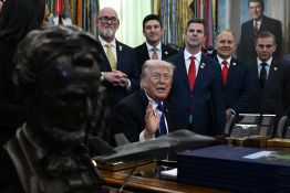 Trump menace de retirer des troupes américaines d’Espagne et d’Italie