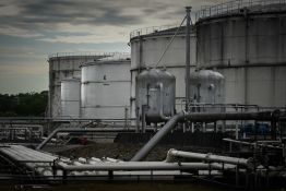 Le pétrole bondit de près de 4% après les frappes américaines en Iran