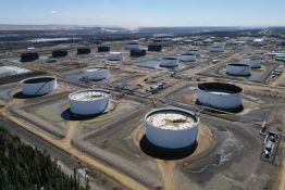 Le pétrole dépasse les 100 dollars après des attaques en mer Rouge