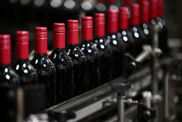 Des États-Unis à la Chine, la consommation mondiale de vin continue de reculer