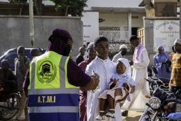 Endiguer l'épidémie d'Ebola, une tâche difficile freinée par la désinformation