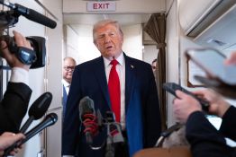 Trump affirme que les pilotes «vont bien» après l'annonce du crash d'un hélicoptère américain près d'Ormuz