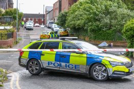 Attaque à Belfast: les autorités appellent au calme face au risque de violences anti-immigrés