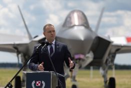Tensions entre Varsovie et Kiev: des responsables ukrainiens rendent leurs médailles à la Pologne