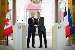 Macron et Carney saluent le rapprochement du Canada et de l'Europe face à Trump