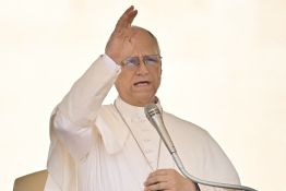 Le pape célébrera une messe géante aux Champs-Élysées lors de sa visite en France