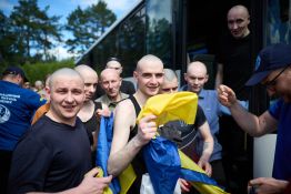 L’Ukraine accueille 160 prisonniers de guerre libérés
