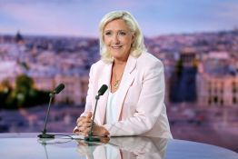 Marine Le Pen relance sa course à l'Élysée malgré sa condamnation