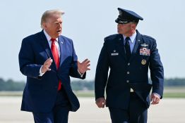 Trump menace de bombarder centrales et ponts iraniens