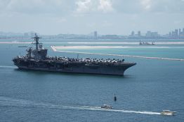 Le porte-avions américain Abraham Lincoln quitte la Thaïlande