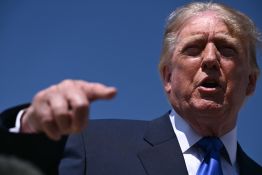 Trump prédit que la guerre avec l'Iran s'arrêtera «immédiatement» après les législatives aux États-Unis