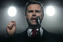 A Dallas, Vance traite les démocrates de «parti de la haine»