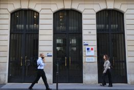 France: les cours suspendus lundi dans «400 à 500» lycées, débat sur les violences