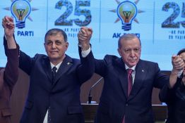 Turquie: le maire d'Izmir quitte l'opposition pour rejoindre le parti au pouvoir