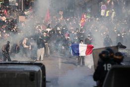 France: des manifestations massives loin des violences de la semaine dernière