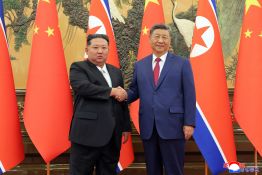 Xi Jinping accueilli en grande pompe en Corée du Nord, loue une amitié «invincible»