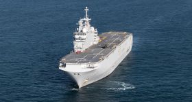 Zoom sur le «Tonnerre» déployé par la France au large du Liban