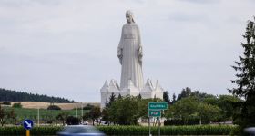 La plus haute statue mariale d'Europe inaugurée en Pologne