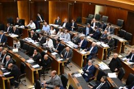 Commission sur le déficit financier: solution ou renvoi au Parlement?