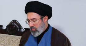 Le guide suprême iranien défie les États-Unis, coup de chaud sur le pétrole