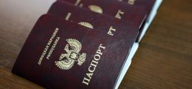 "Effacer l'identité": en Ukraine, l'arme des passeports russes