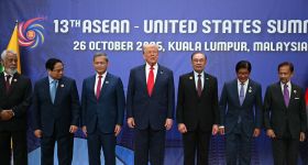 Tournée asiatique: Donald Trump s’affiche en artisan de la paix