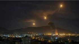 Les États-Unis frappent à nouveau l'Iran, qui riposte dans le Golfe